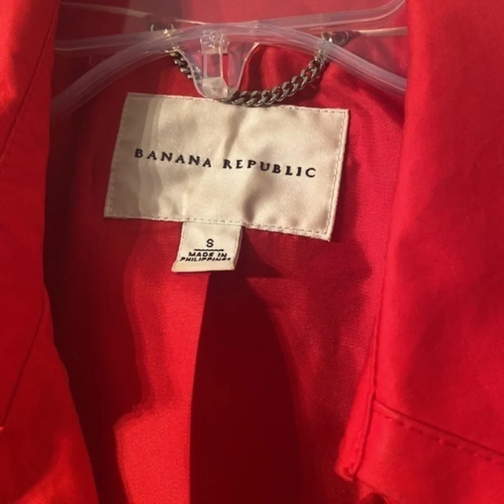 Banana republic red jacket, size small, 100% cotton. Lining is 100% acetate.